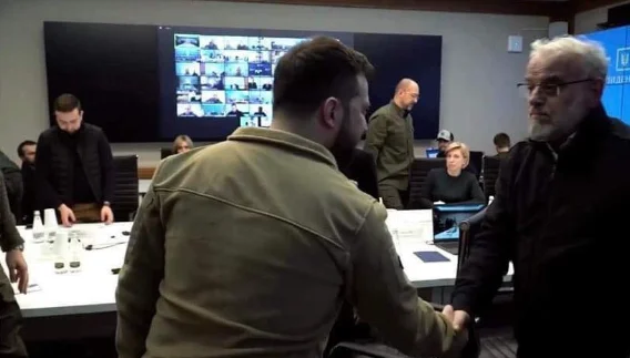 Präsident Zelensky dekorieren Chief Prosecutor Talat Xhaferi