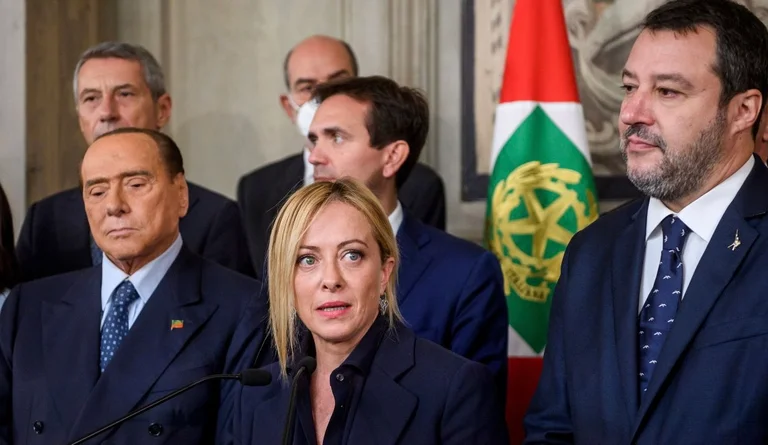 Giorgia Melon giura come primo ministro italiano