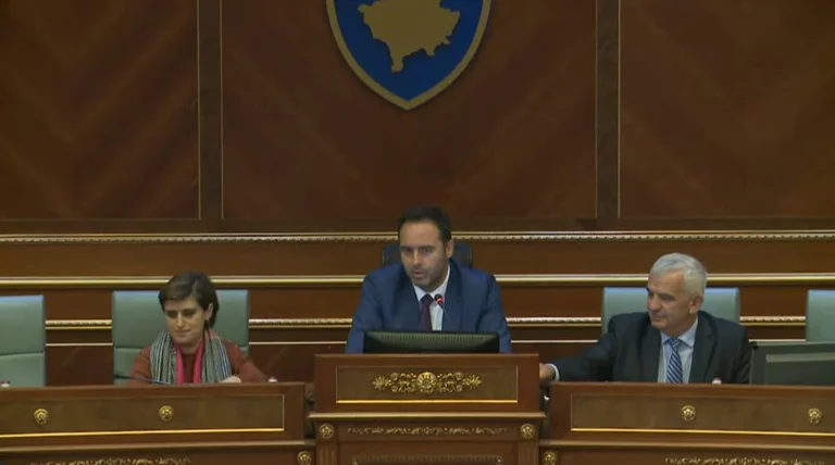 Onde di Konjufca MPs per sigarette in gufi: Se succedera' di nuovo, la chiamero' Ispettore di Stato.