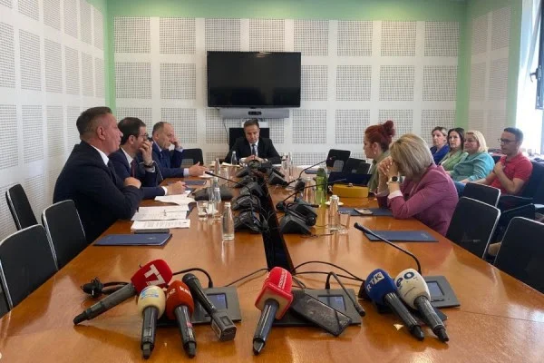Tre Commissioni parlamentari riunite oggi, considerate
