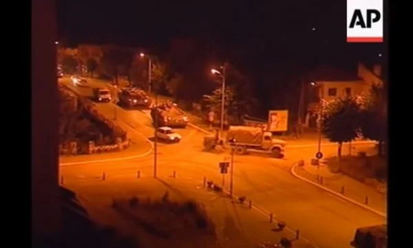 12. Juni 1999 Video, Entfernung der serbischen Streitkräfte “Tiger von Arkan” aus Prizren