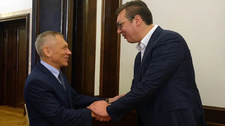 Vuciq rencontre l'ambassadeur russe, thème Kosovo