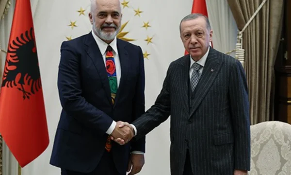 Rama überrascht Besuch in der Türkei, trifft Präsident Erdogan