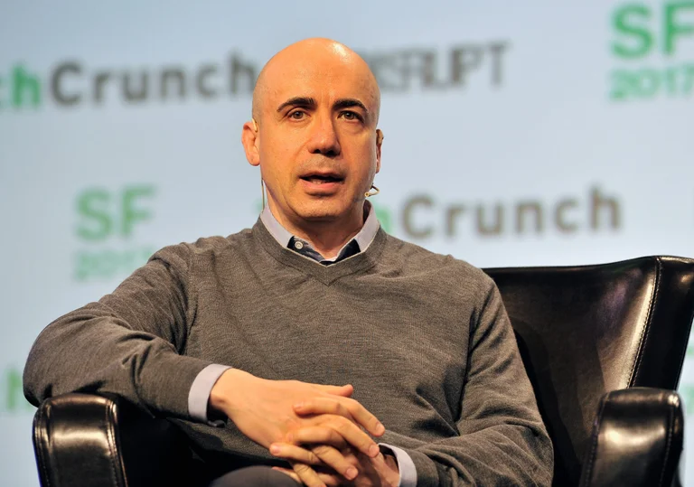 miliardario Yuri Milner rinuncia alla cittadinanza russa