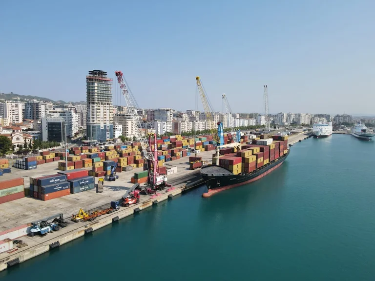 Analyst nach VV Video: Durres Terminal Öffnung, Rama Ringer, nicht Albini