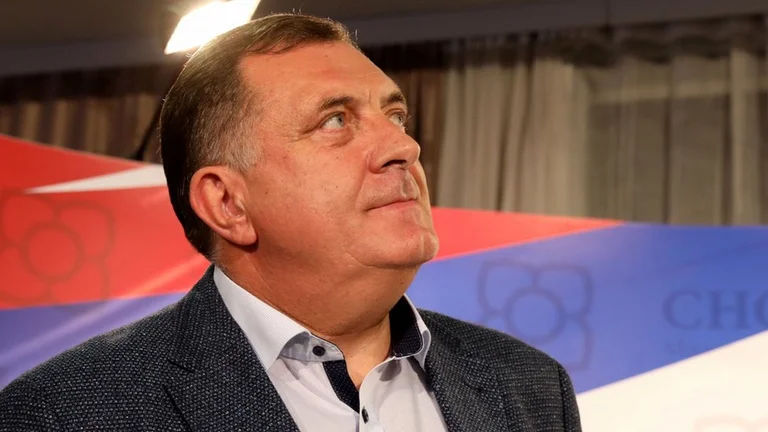 Bosnisch Serbischer Führer Pro-Resumes Secession Threat