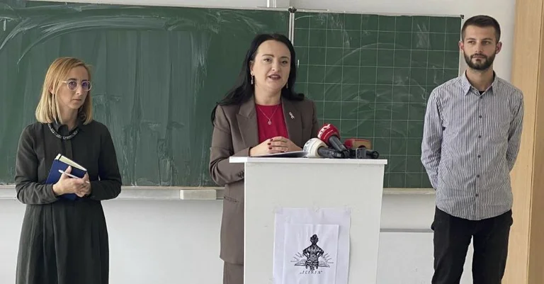 La municipalité de Pristina annonce un concours pour 25 psychologues dans les écoles