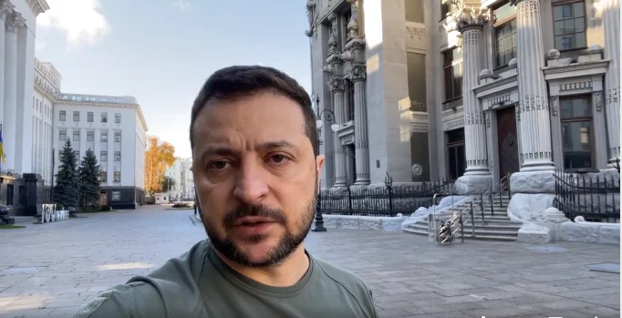 Reagon Zelensky après les attaques contre Kiev: Difficile matin, l'Ukraine existera même après cela
