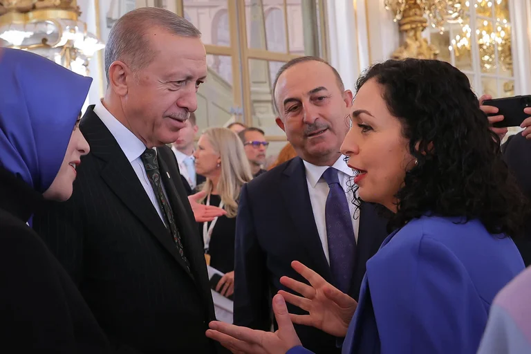 Osmani: Erdogan puede persuadir a Vuciqi para reconocer Kosovo, pronto para visitar