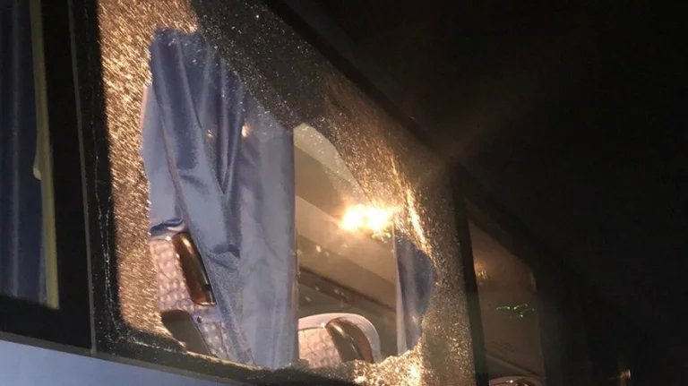 Serbia sotto attacco da parte dei membri dell’autobus della linea svizzera