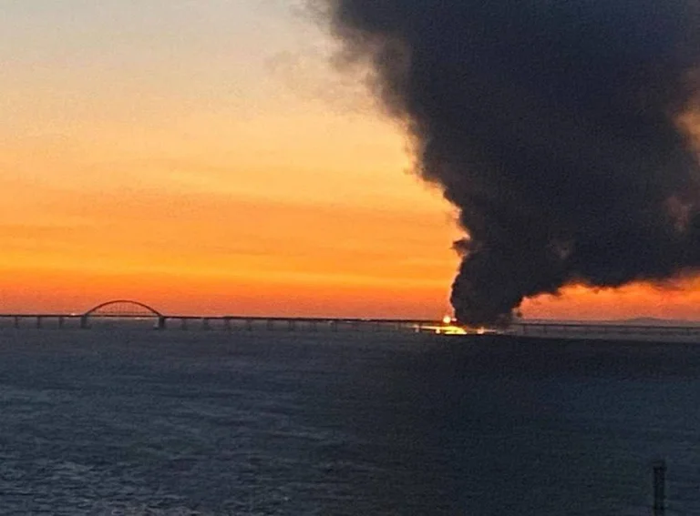 Drei Tote berichteten von der russischen Brücke Explosion