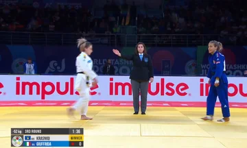Enorme Distria Krasniqi, qualifiziert im Viertelfinale der Weltmeisterschaft