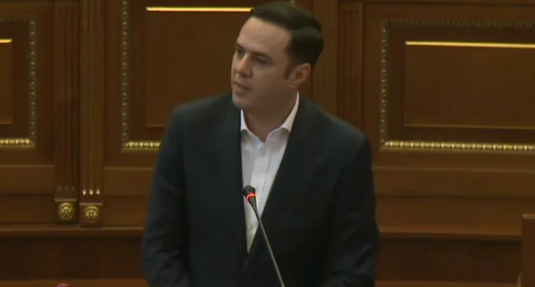 Obadiah: His small Albin Kurti sentenced 25 thousand teachers' families is looking for a crisis that only by crisis survives