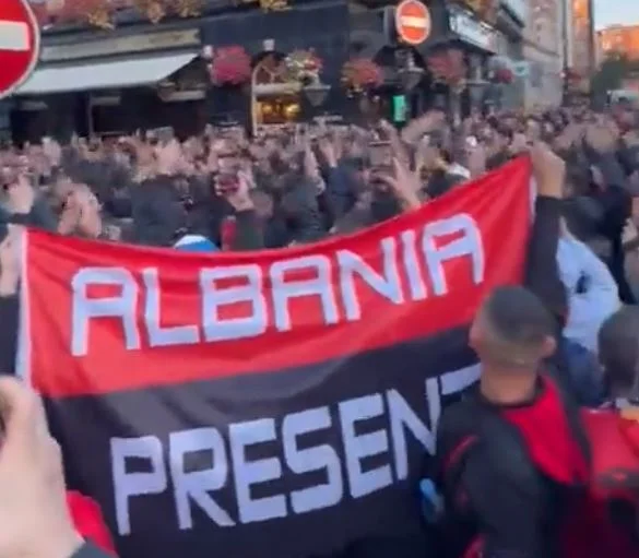 Milan Les fans albanais capturent Londres avant le match contre Chelsea