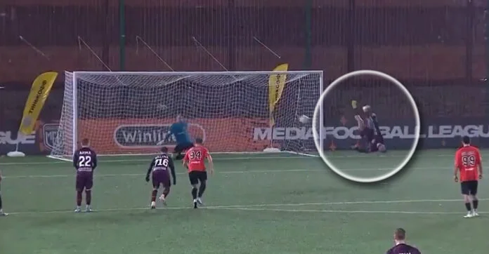 Il mondo è più bello <x0). Il calcio fa cose pazzesche come quella.