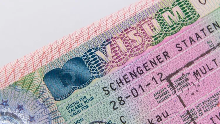 Acht Häftlinge entführten angeblich den serbischen Bürger, um sie für Visa, Pässe zu erhalten