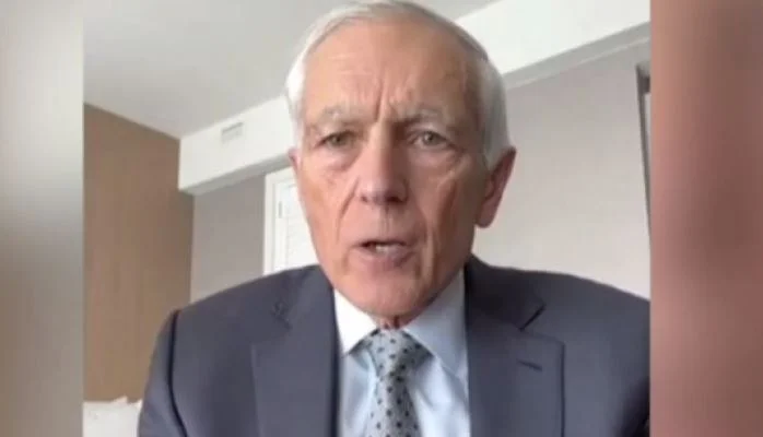 Clark: Il Kosovo deve continuare il dialogo con la Serbia