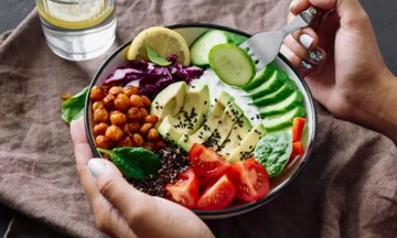 Se vuoi perdere peso, cena a quest'ora