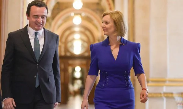 Kurti writes letter to the new British prime minister and invites her to visit Kosovo