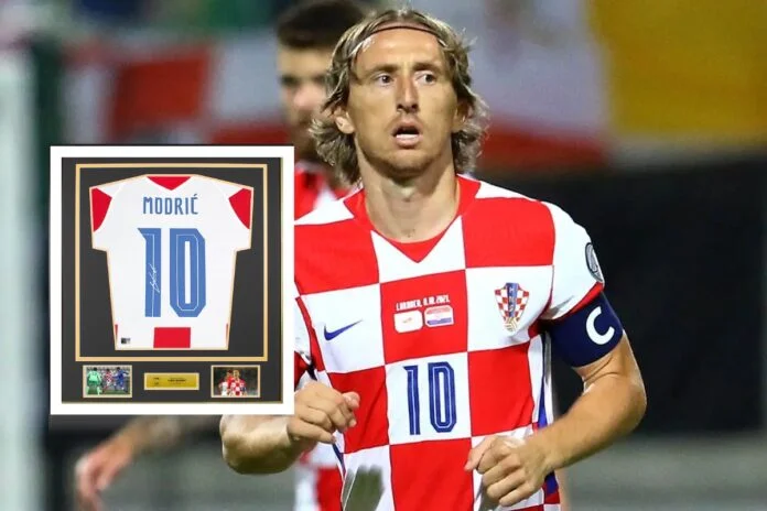 Les footballeurs croates vendent leurs fans pour la charité, Luka Modric prend une valeur énorme
