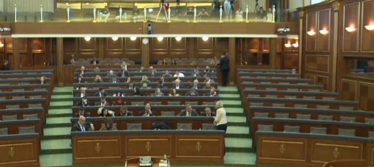 Il Parlamento approva l'estensione delle misure di potere d'urgenza