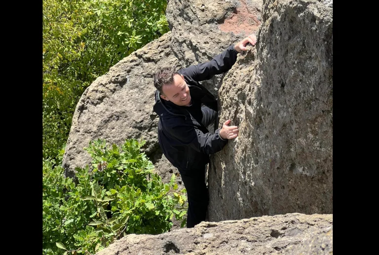 Árboles Escalan las rocas