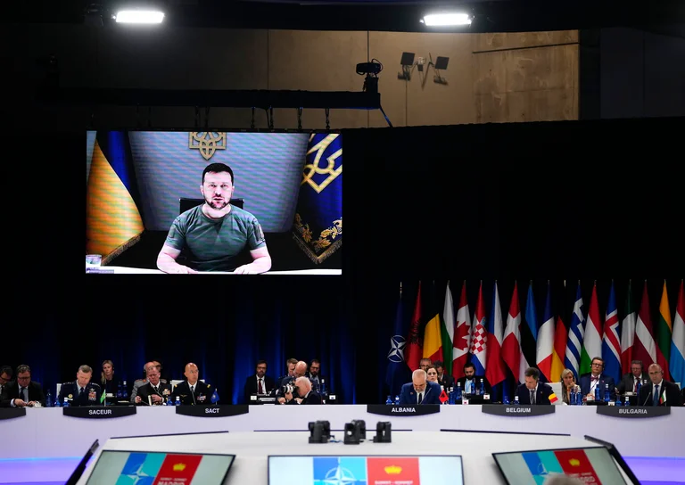 Nove stati europei sostengono l'adesione della NATO dell'Ucraina
