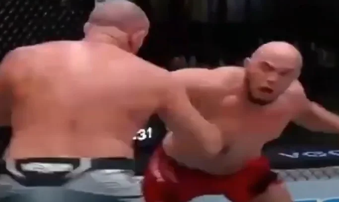 Ilir Latiff ha segnato la vittoria per Oleinik russo in UFC