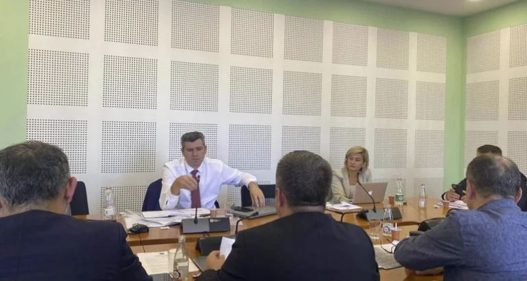E pranon shefi i ZRRE’së: Vendimi për ngritje të çmimit të energjisë ishte në linjë me VV-në