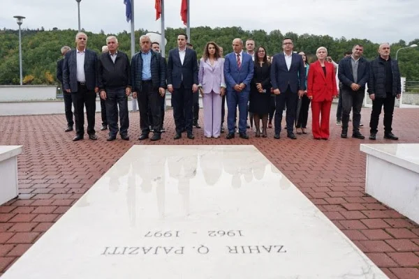 Abdixhiku bën homazhe në Podujevë: Duke nderuar të shkuarën ndërtojmë të ardhmen