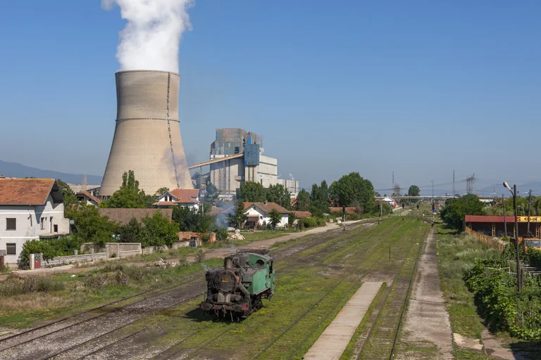 KEK-u “humb” 3,3 milionë euro, detyrohet t’ua paguajë 900 punëtorëve të vet