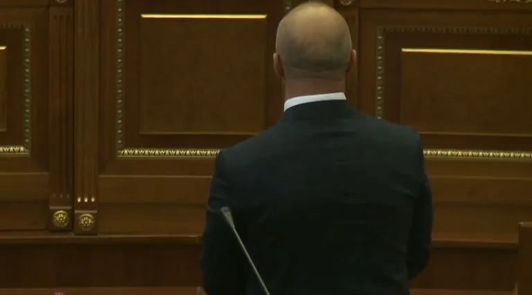 Haradinaj ankohet në ministrat e Kurtit: Sa herë dal në foltore, më pengojnë me fjalë jonjerëzore – Do ua kthej njejtë