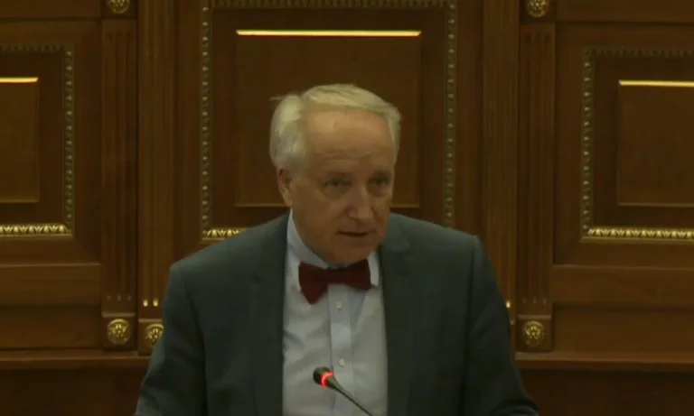 Latifi shfaqet në seancë, pyetet për ikjen e mjekëve dhe thotë: Javën e kaluar isha në Greqi, edhe ata e kanë këtë problem