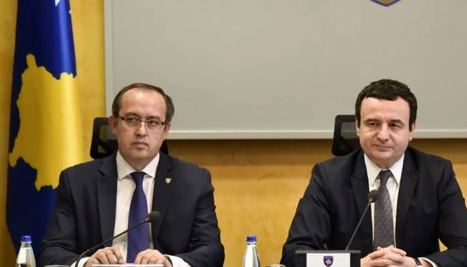 Hoti publikon statistikat për të kritikuar Kurtin: Qeverinë e dorëzova me rritje ekonomike, tani trendi është në rënie