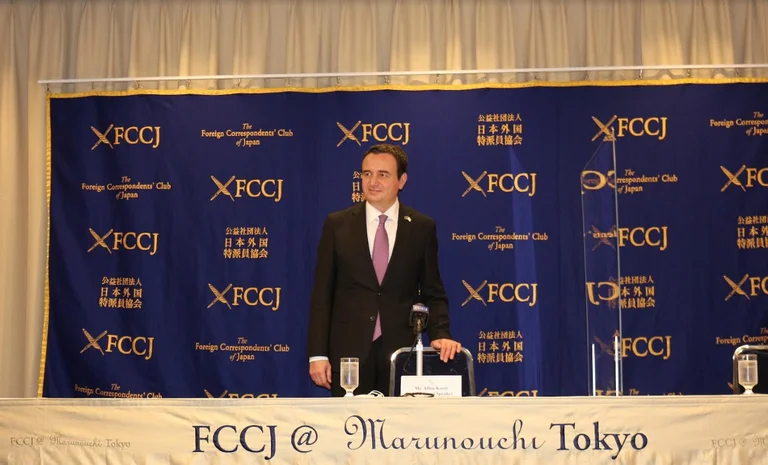 Kurti para gazetarëve në Japoni: Kosova është vendi më demokratik në Ballkanin Perëndimor