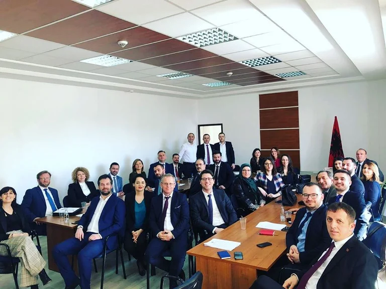 Deputeti i VV-së paralajmëron përjashtimin e deputetëve që votuan kundër Kodit Civil