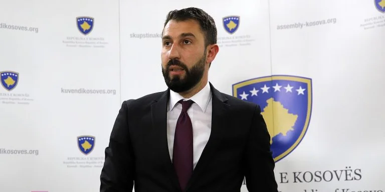 Krasniqi së bashku me kabinetin për nëntë muaj shpenzuan më shumë se 14 mijë euro për dreka-darka e derivate
