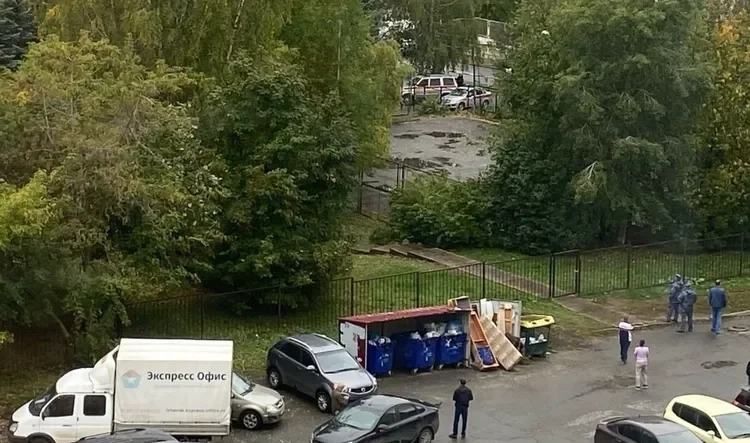 Shkon në 13 numri i viktimave në sulmin me armë në shkollën në Rusi