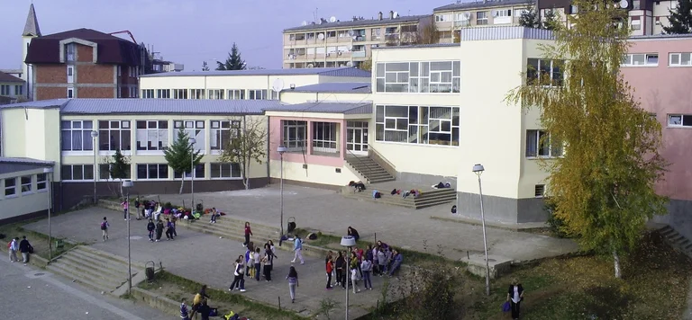 Një shkollë në kryeqytet nga nesër nis mësimin