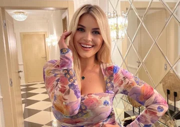 La relative demande si elle est célibataire, donc elle répond