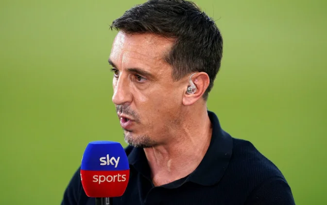 Gary Neville i tronditur nga ajo se çfarë pa në Katar: Punëtorët jetonin në kabina