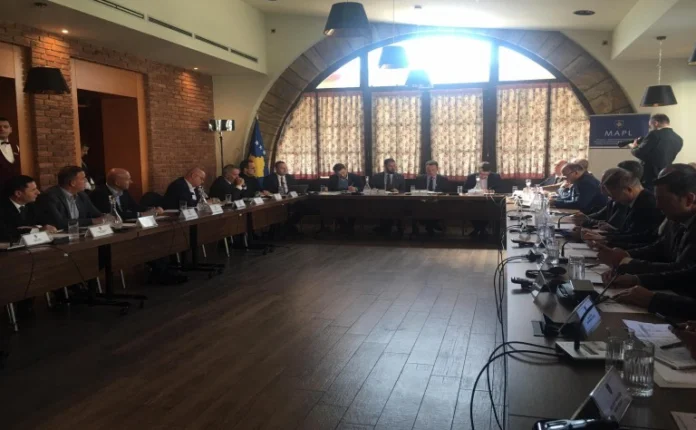 Kryetarët e komunave ia shprehin pakënaqësitë Kurtit: S’patëm mbështetje nga Qeveria