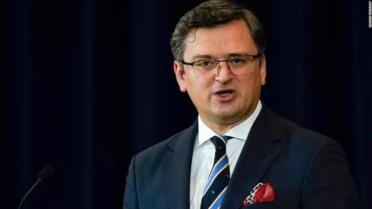 Ministri i Jashtëm i Ukrainës: Për sa kohë Putini refuzon t’i japë fund luftës së tij barbare, presioni do t’i shtohet