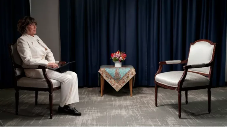 Presidenti i Iranit e anulon intervistën me gazetaren e CNN-it pasi ajo refuzoi ta vinte shaminë