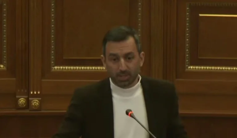 ‘Grevë për 16 euro’ – Dimal Basha sulmon prap Jasharajn e del fryhet për angazhimin e 400 asistentëve, që shteti e ka obligim