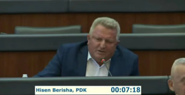 Berisha: Kjo është arsyeja e vërtetë që Kurti vazhdoi grevën, nuk ka të bëjë me kërkesat e sindikalistëve