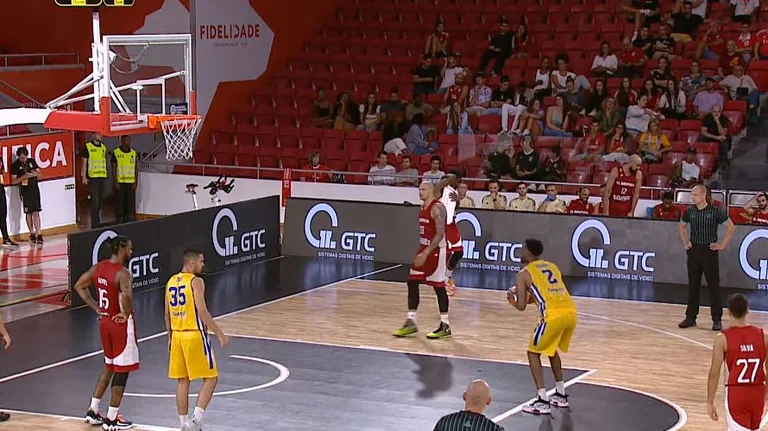 Ylli mposhtet nga Benfica dhe eliminohet nga kualifikimet e Ligës së Kampionëve