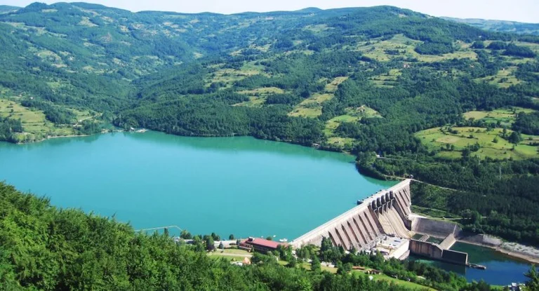 Institutions clash among themselves, preventing access to contract for sale of power from the Water Plant
