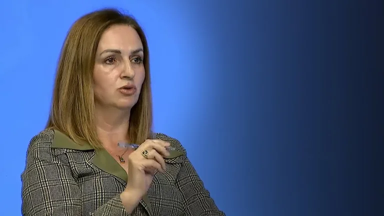 Ministry: We don't plan on reviewing the direction that prevents wearing a tissue in schools.