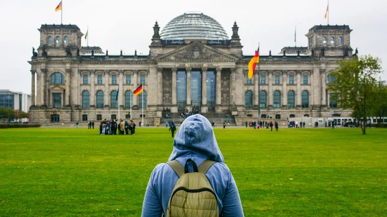 Wie viel Geld müssen Sie für einen Monat in Deutschland leben?